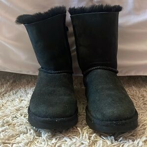 Ugg Bailey Bow II boot in Black size 7